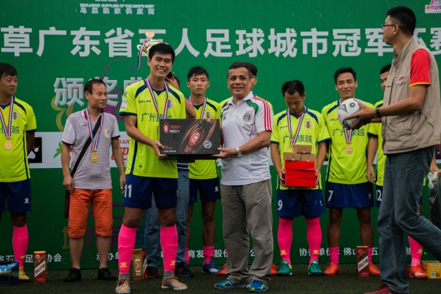 温网：辛纳3-0德约进决赛战小兹维 郭涵煜组合进女双决赛